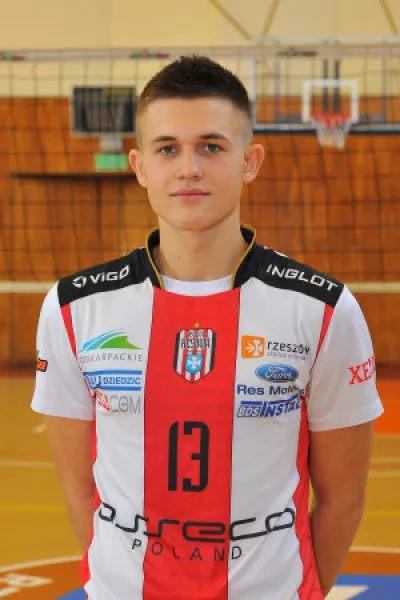 "Starałem się dawać z siebie wszystko, by pomóc drużynie" - ostatnie, zwycięskie spotkanie z Wifamą, a także cały turniej podsumował nasz libero, Mateusz Masłowski