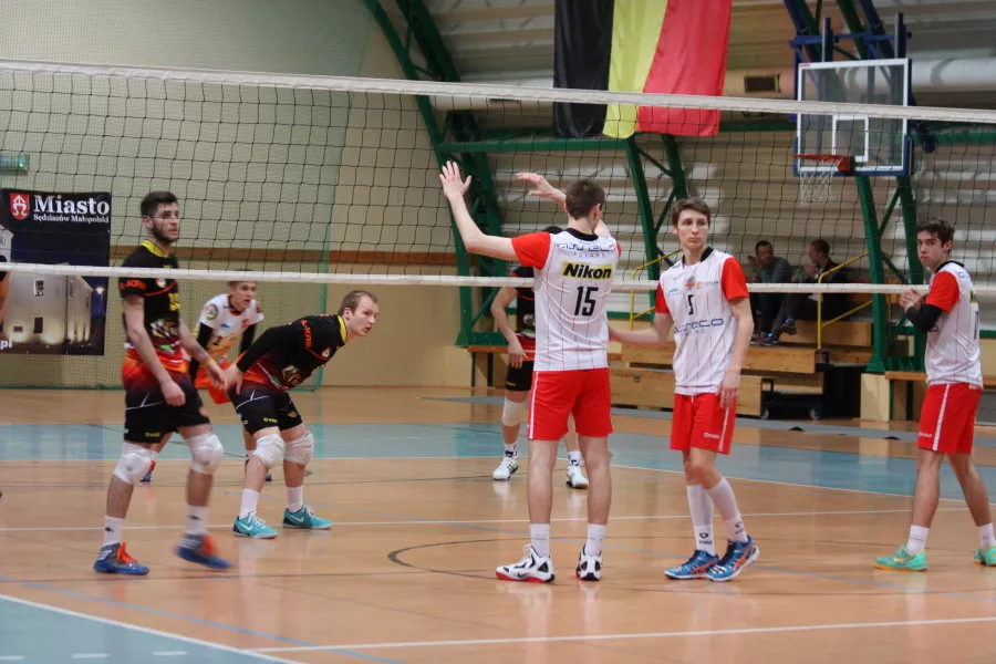 III liga M: Drużyna z Niebylca o krok lepsza od rzeszowskiego AKS-u