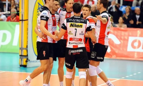 Asseco Resovia wciąż niepokonana na Podpromiu. Zwycięstwo nad Politechniką Warszawską.
