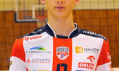 "Zrobię wszystko, co w mojej mocy, żeby znaleźć się w składzie na Mistrzostwa" - zwycięskie pojedynki z zespołami z Jasła i Łodzi podsumował nasz środkowy, Grzegorz Skomro
