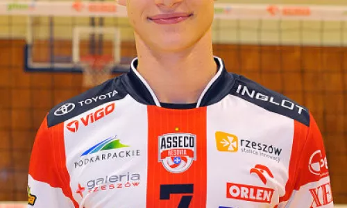 "Myślę, że uda nam się zakończyć półfinały z korzystnym dla nas rezultatem" - sobotnie pojedynki podsumował nasz środkowy, Mateusz Kowalski